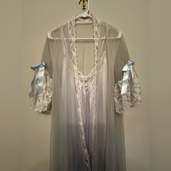 Vintage 70s “Val Mode” Sheer Lace Chemise & Robe with Blue Bow Sleeves Petite - Picture 7 of 7